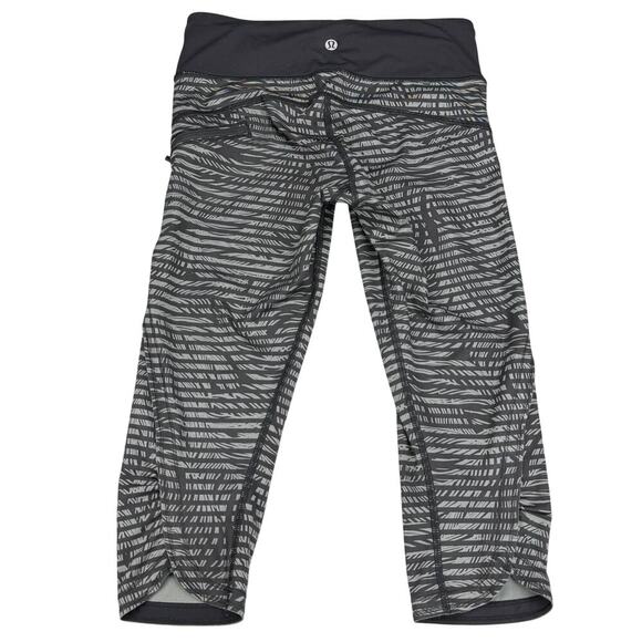 LULULEMON Run: Top Speed Crop Full-On Luxtreme Sz 4 Stripe Play Slate Black - Picture 7 of 9